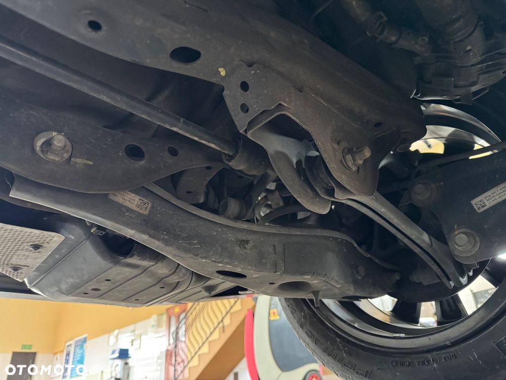 Hyundai i30 Fastback 1.6 CRDI Premium DCT - 35