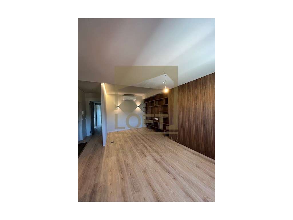 Apartamento T2 Renovado e Equipado Centro de Guimarães - Grande imagem: 3/24
