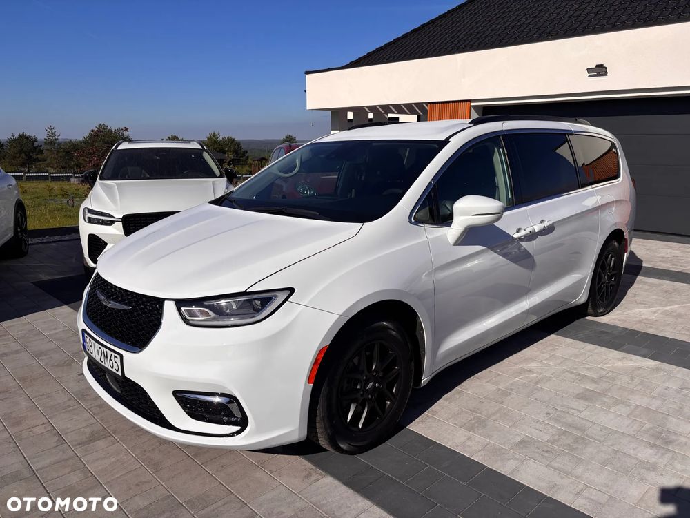Chrysler Pacifica - 2