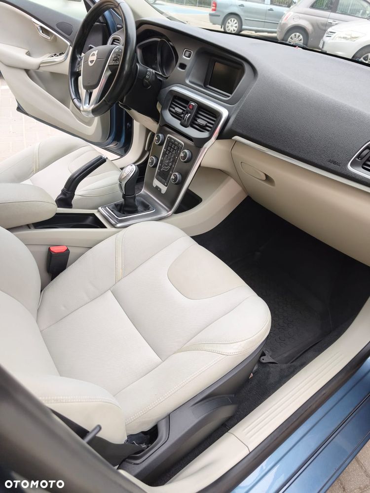 Volvo V40 T3 Kinetic - 6