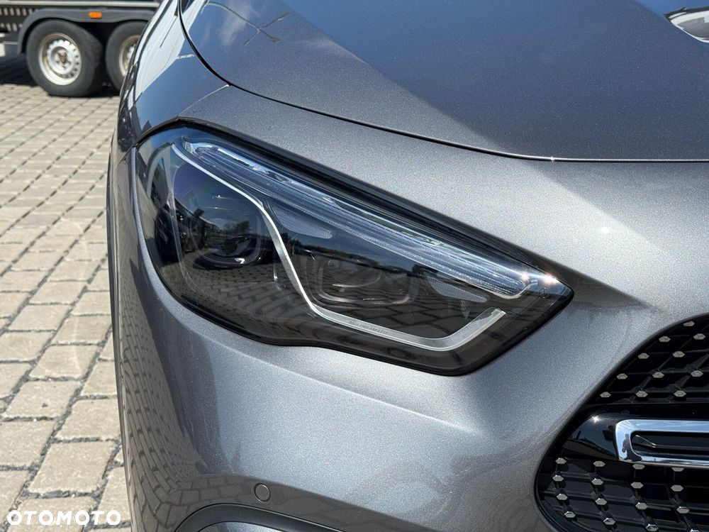 Mercedes-Benz GLA 200 d AMG Line - 11