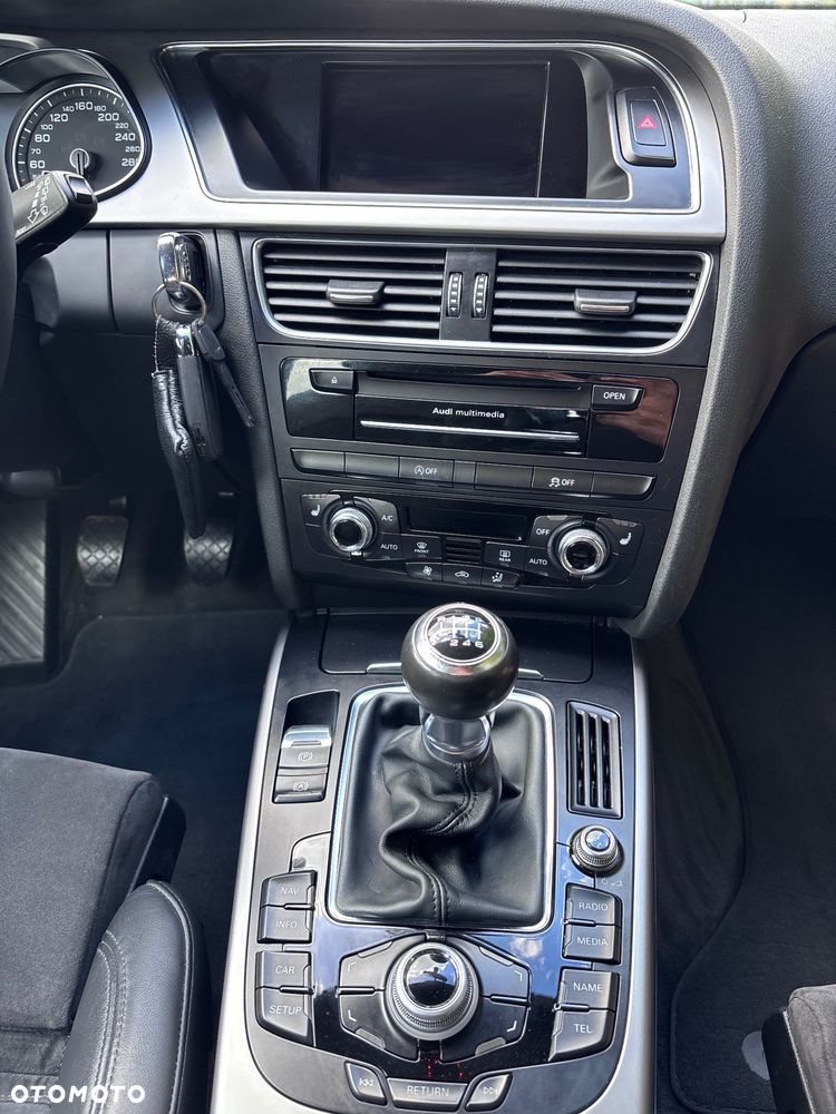 Audi A4 Avant 2.0 TDI DPF clean diesel S line Sportpaket - 22