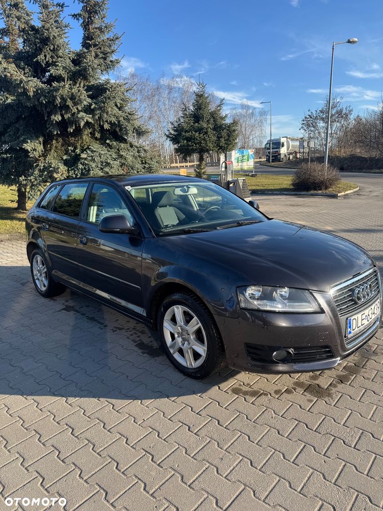 Audi A3 Sportback 1.6 TDI DPF Ambiente - 13
