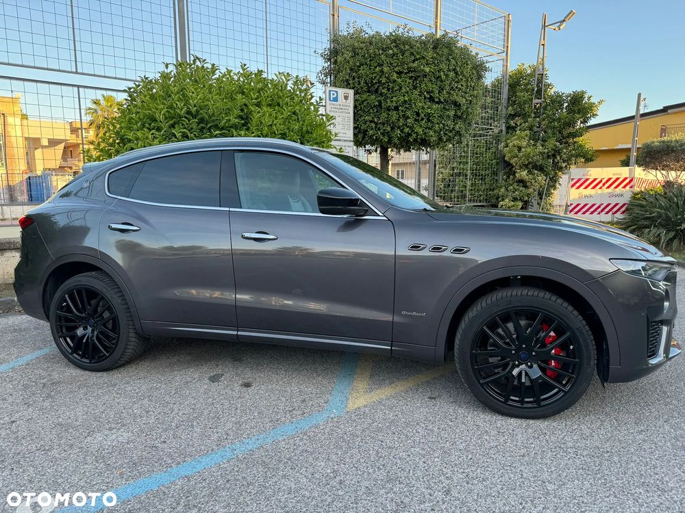 Maserati Levante S - 8