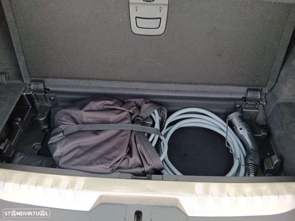 BMW 330 e Pack Desportivo M Auto — fotografia 23