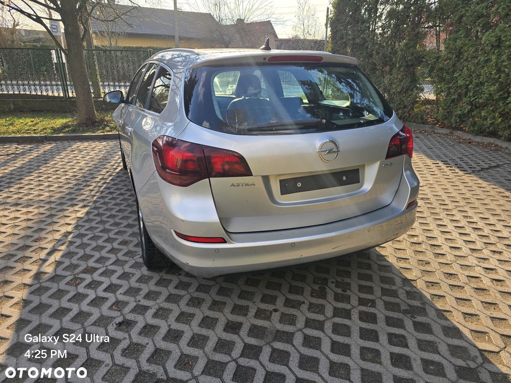 Opel Astra 1.7 CDTI Cosmo - 11