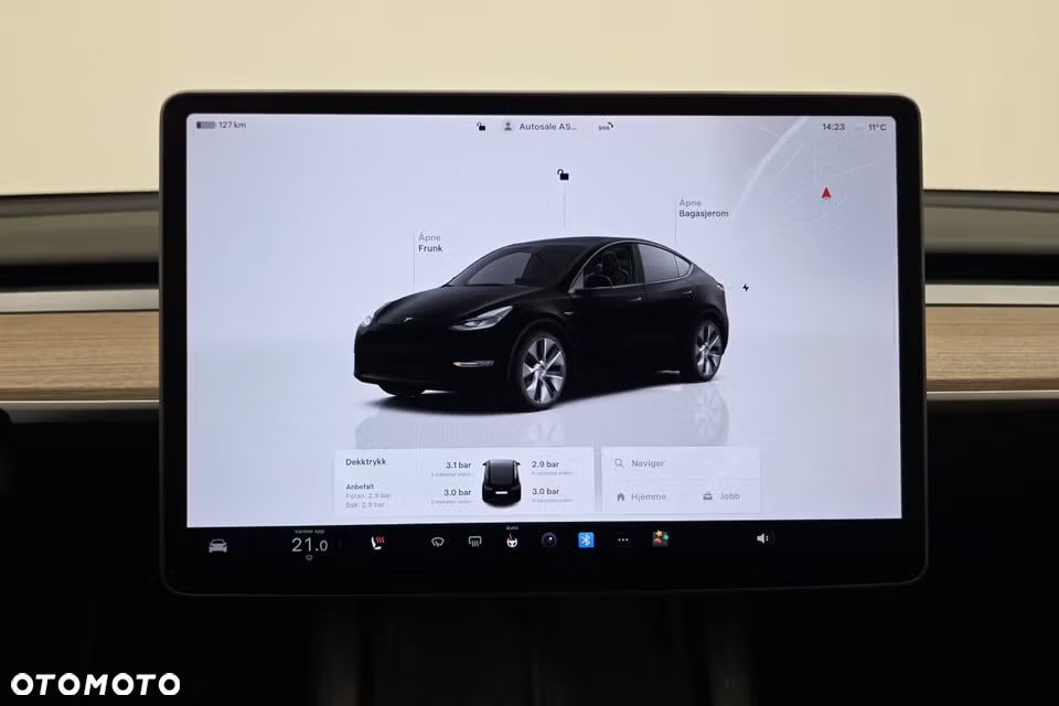 Tesla Model Y Long Range AWD - 15