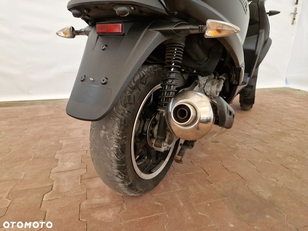 Piaggio MP-3 - 27