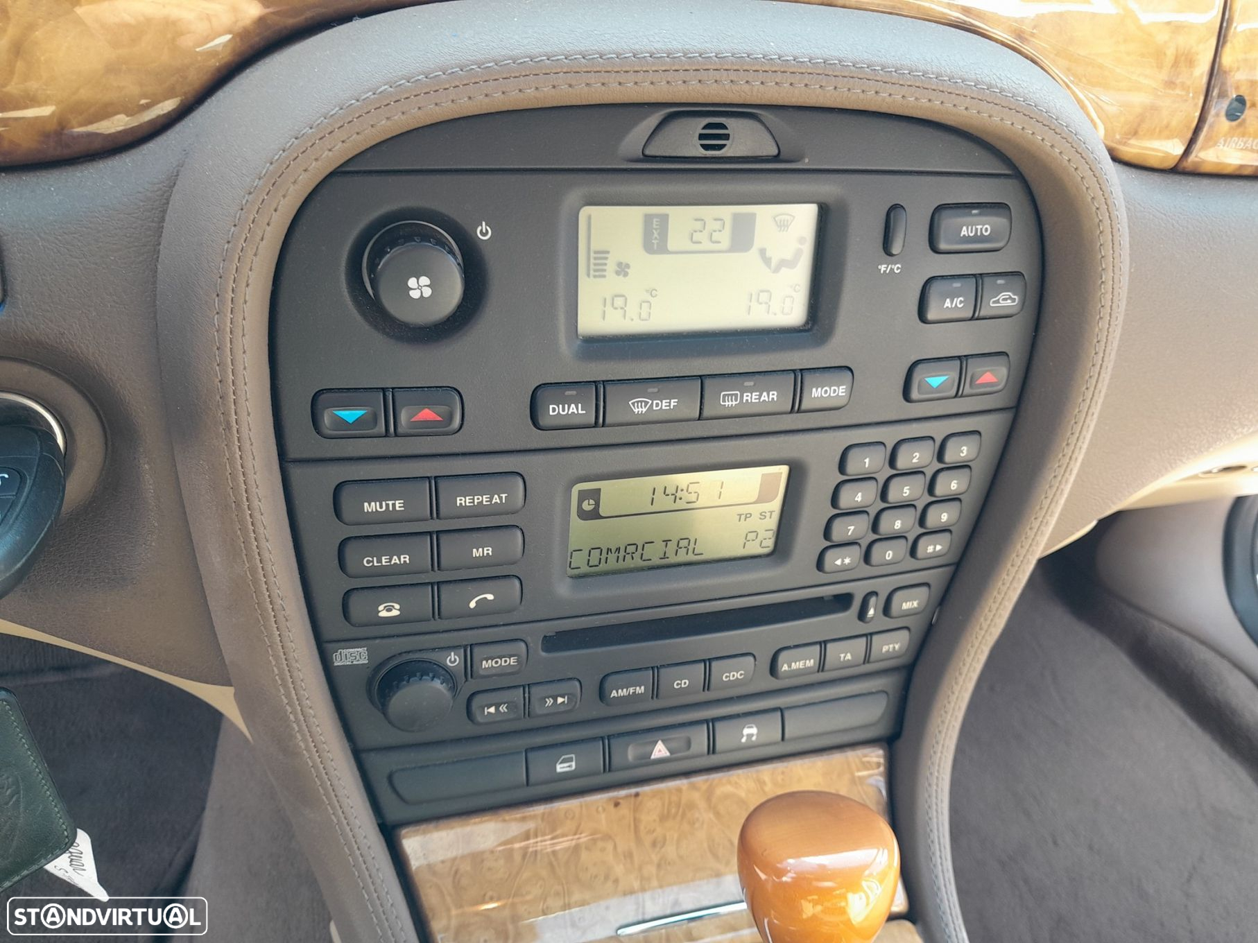 Jaguar S-Type 2.7 D V6 Executive Auto. - 32