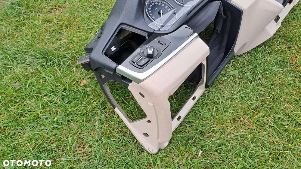 BMW F10 F11 DESKA ROZDZIELCZA KONSOLA KOKPIT EU - 2