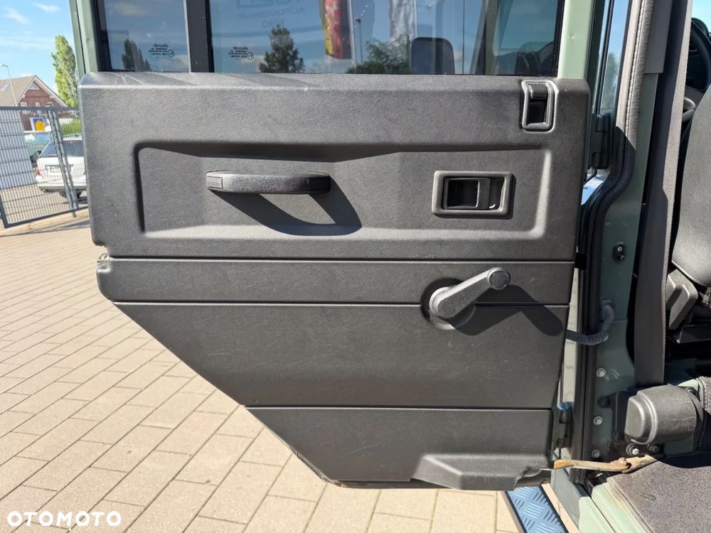 Land Rover Defender 2.2 TD4 E - 22