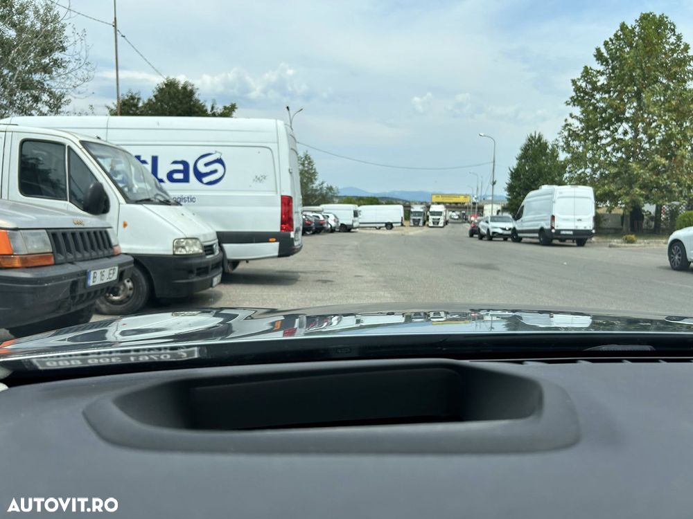 BMW Seria 5 520d AT - 11