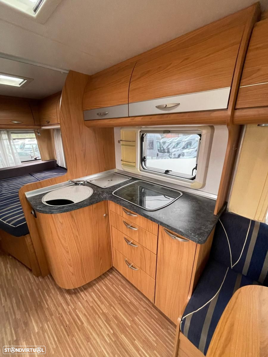 Burstner Privilége T630 cama francesa - 40