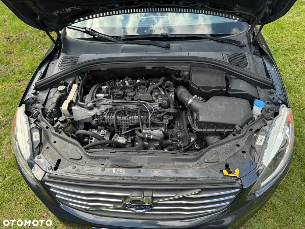 Volvo XC 60 2.0T Powershift Momentum - 12