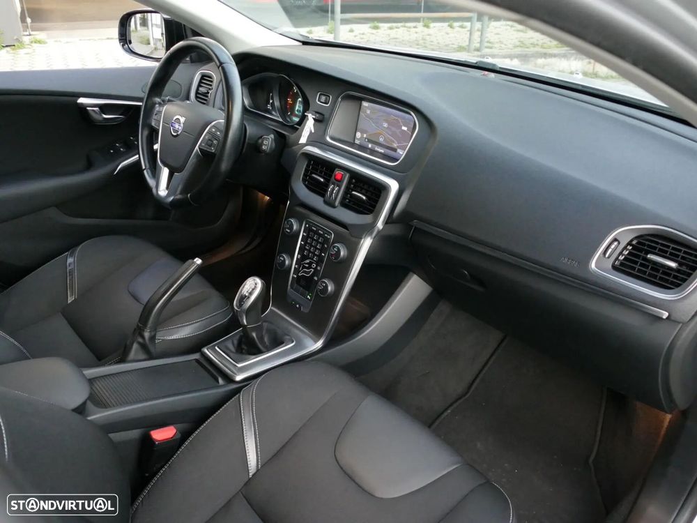 Volvo V40 1.6 D2 Momentum - 25
