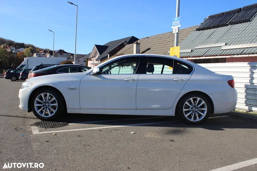 BMW Seria 5 525d xDrive AT - 7
