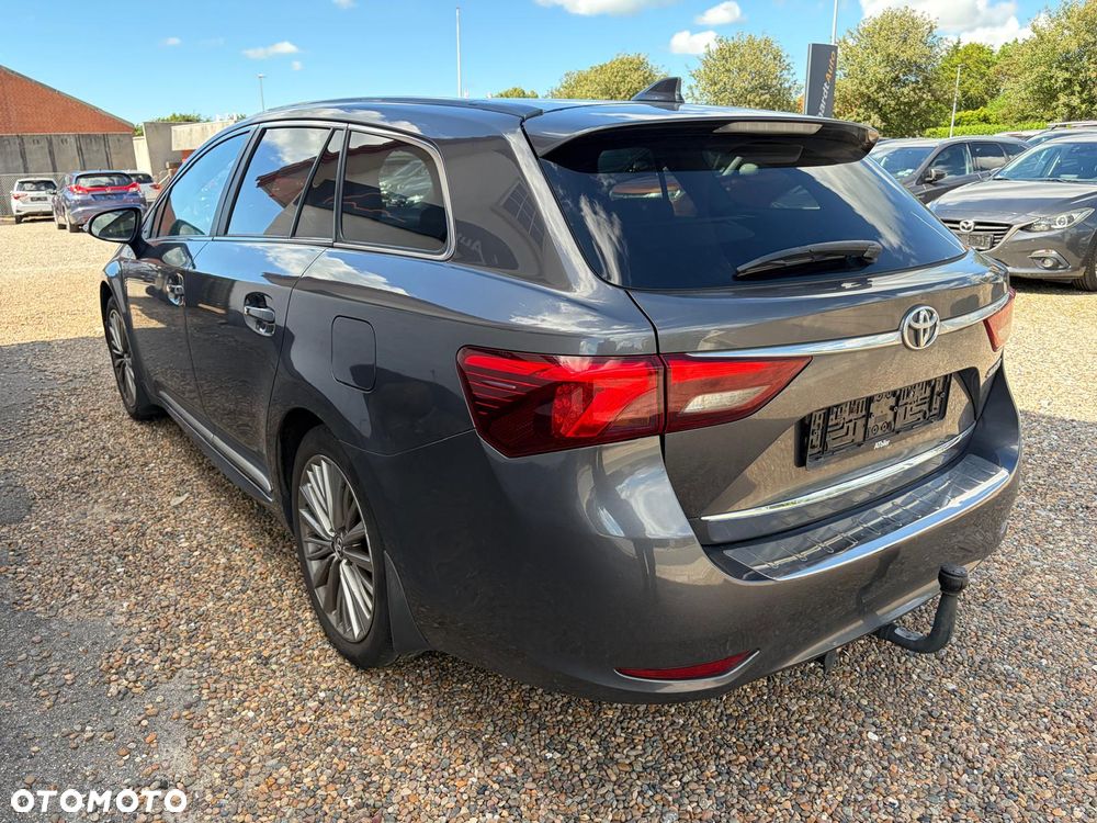 Toyota Avensis Touring Sports 1.8 Multidrive S Executive - 6