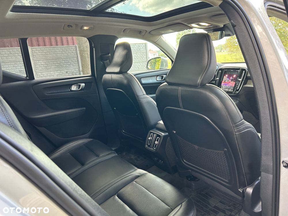 Volvo XC 40 B5 AWD Ultimate Dark - 13