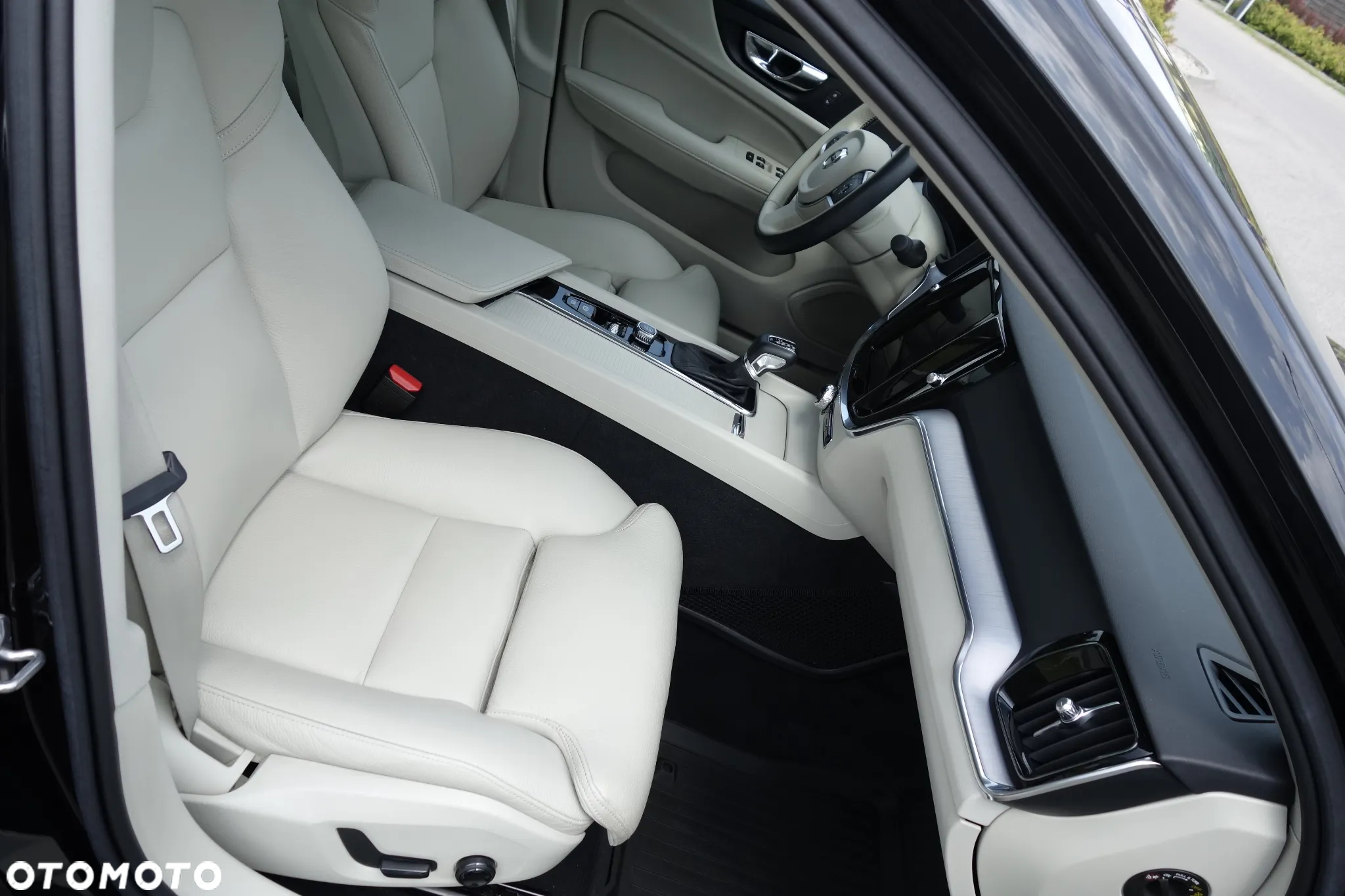 Volvo S60 T5 Momentum Pro - 10