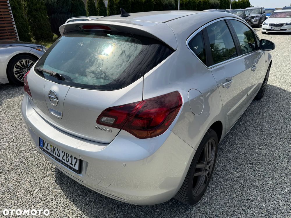 Opel Astra 1.4 Turbo Innovation - 11