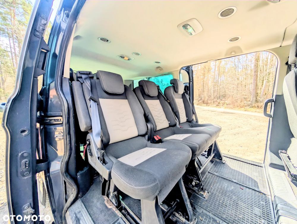 Ford Tourneo Custom - 14