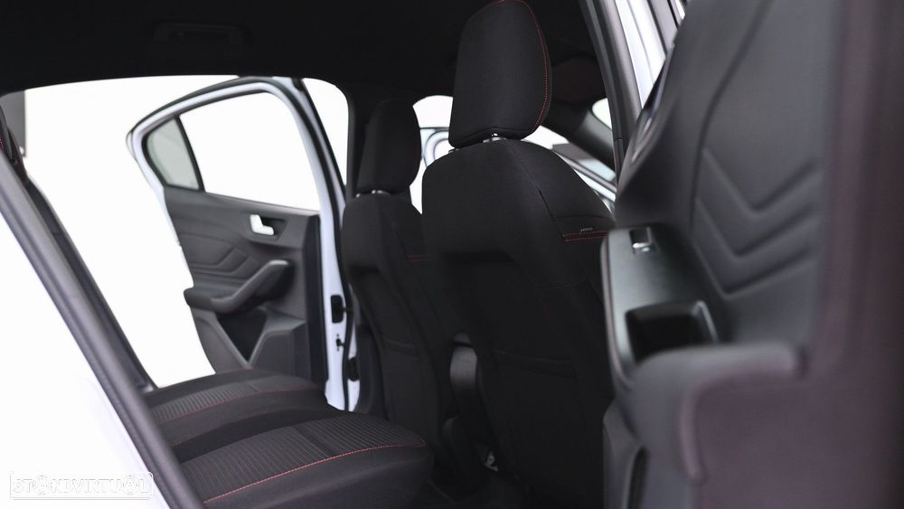 Ford Focus 1.0 EcoBoost MHEV ST-Line X Aut. - 46