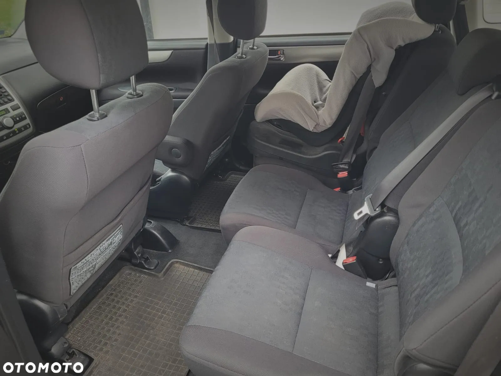 Toyota Avensis Verso 2.0 D-4D - 10