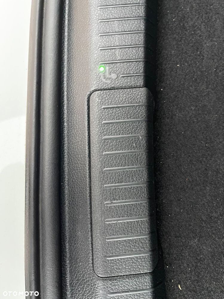 Volkswagen Golf 1.6 TDI SCR IQ.DRIVE - 20