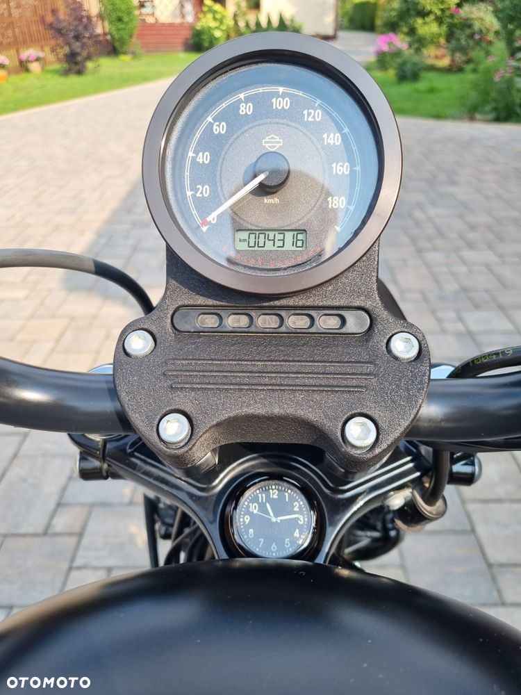 Harley-Davidson Sportster Iron 883 - 8