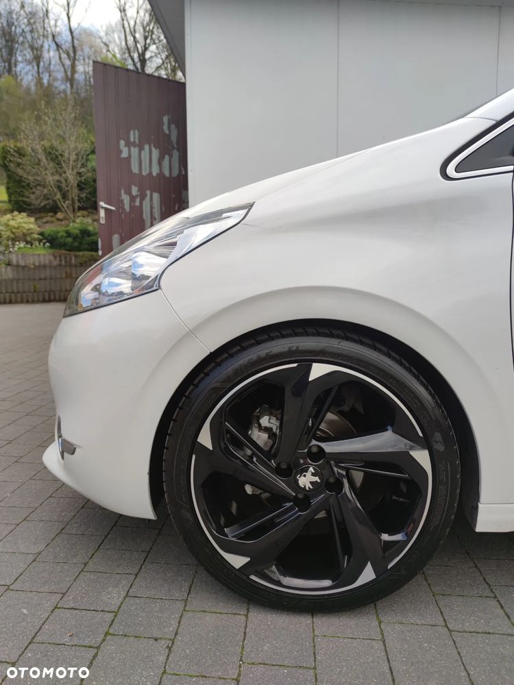 Peugeot 208 1.6 e-HDi Allure STT - 8