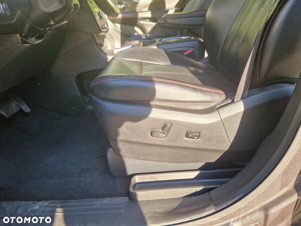 Dodge Grand Caravan 3.6 R/T - 12