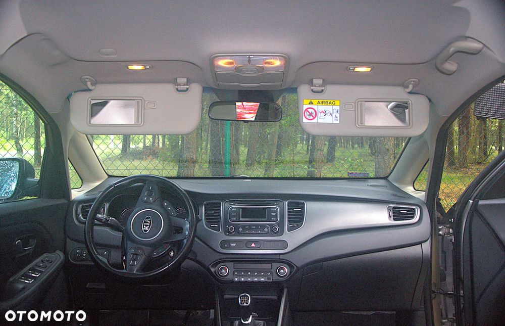 Kia Carens - 18