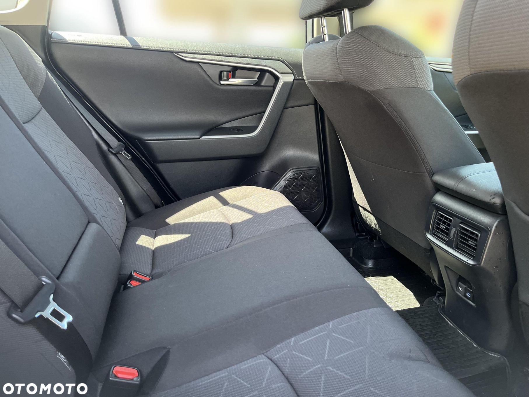 Toyota RAV4 - 10