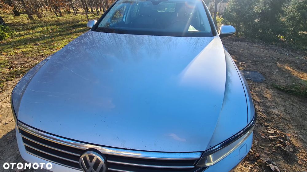 Volkswagen Passat - 11