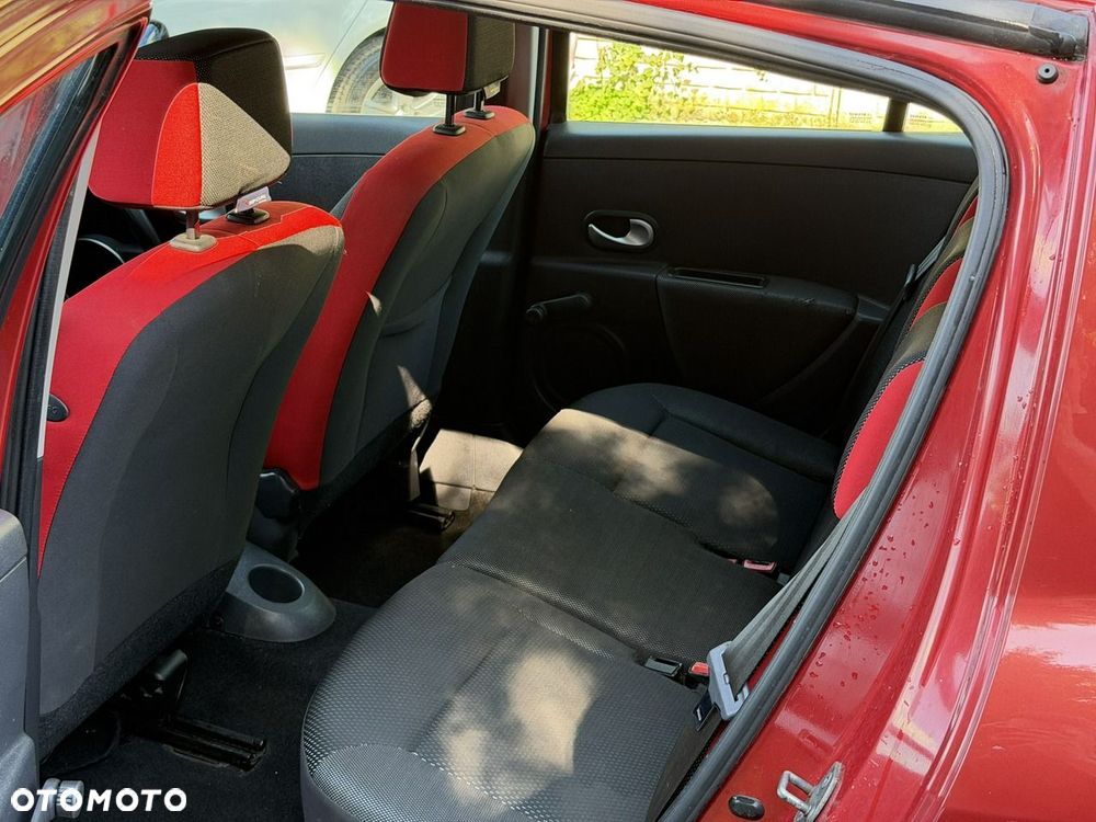 Renault Clio - 10