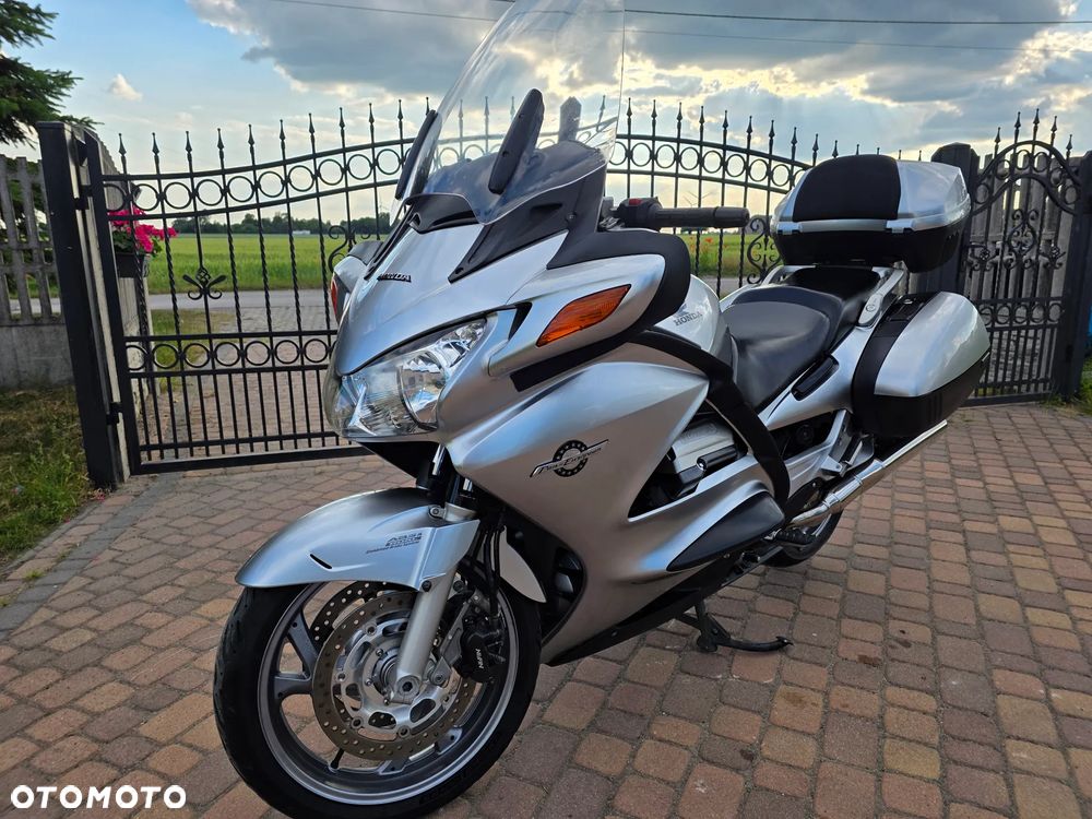 Honda ST - 16