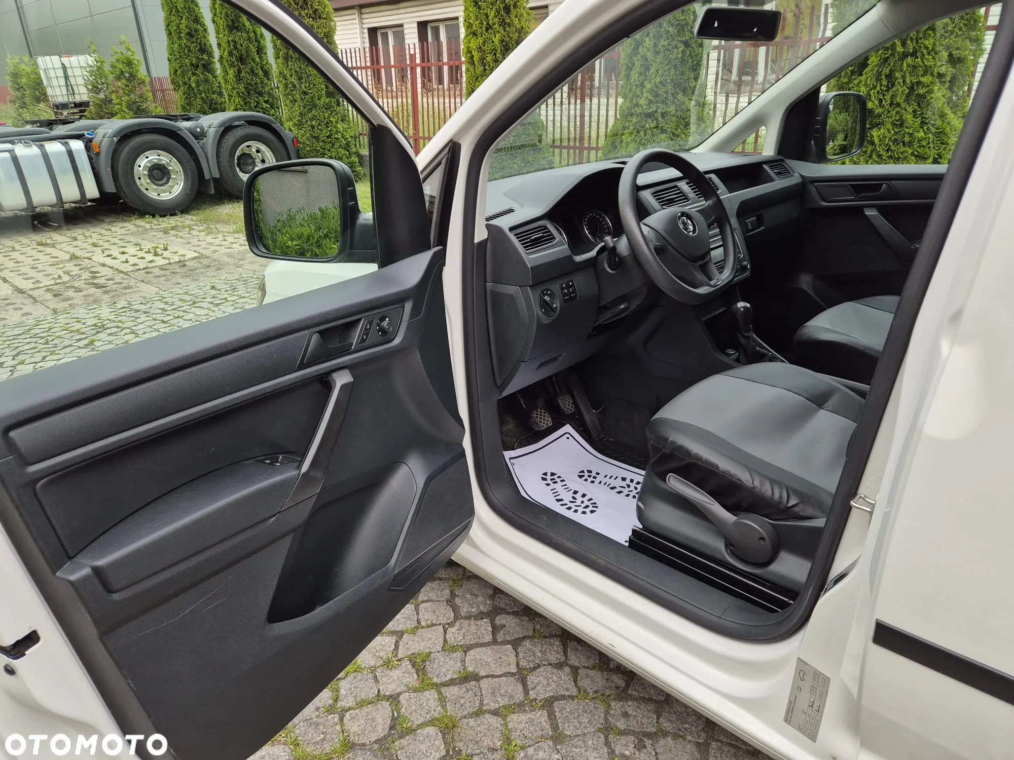 Volkswagen CADDY MAXI - 11