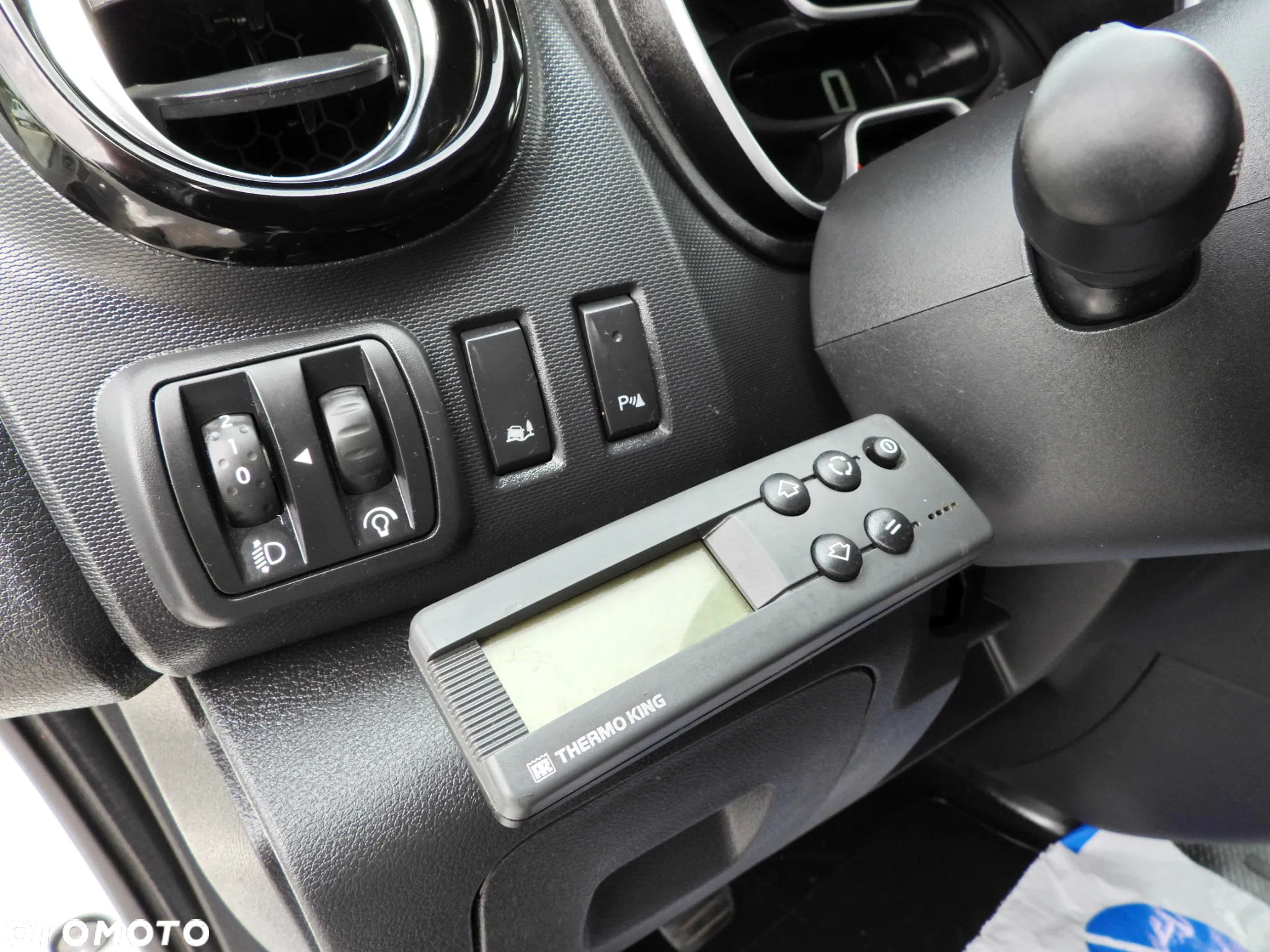 Renault TRAFIC  FURGON CHŁODNIA 0*C TEMPOMAT LEDY KLIMATYZACJA 120KM [ 895067 ] - 38