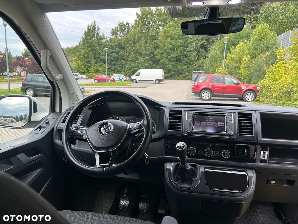 Volkswagen Multivan - 10