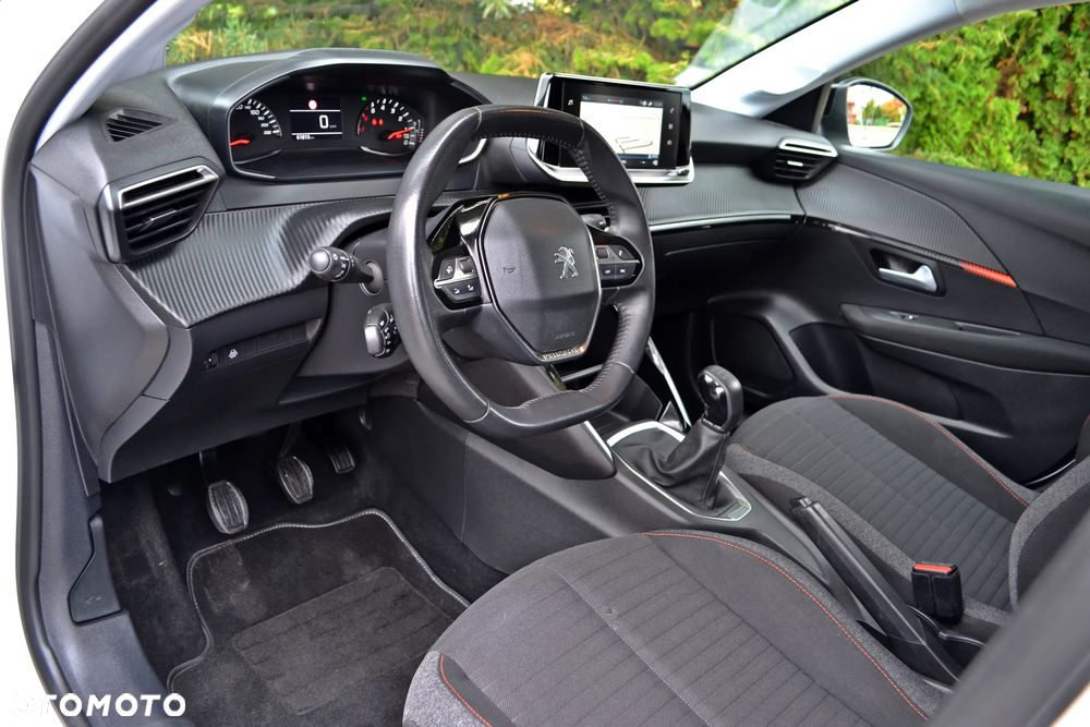 Peugeot 208 - 19
