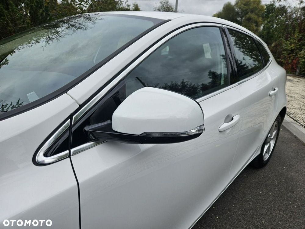 Volvo V40 D2 Momentum - 23