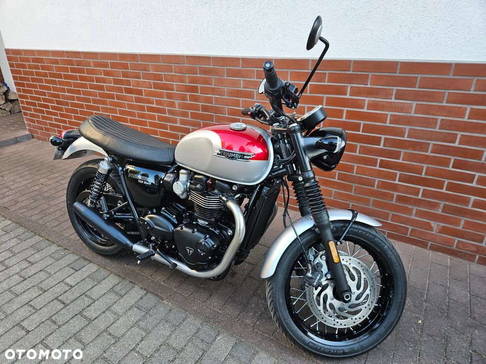 Triumph Bonneville - 7