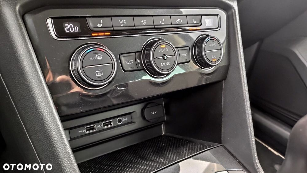 Volkswagen Tiguan - 27