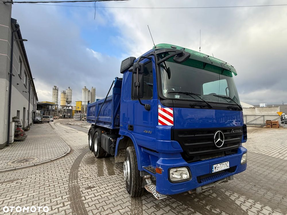 Mercedes-Benz 2641 - 9