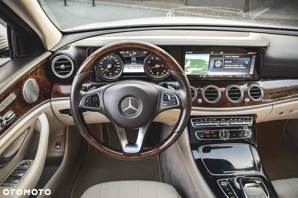 Mercedes-Benz Klasa E 300 9G-TRONIC Avantgarde - 30