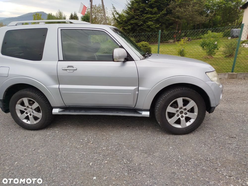 Mitsubishi Pajero - 13