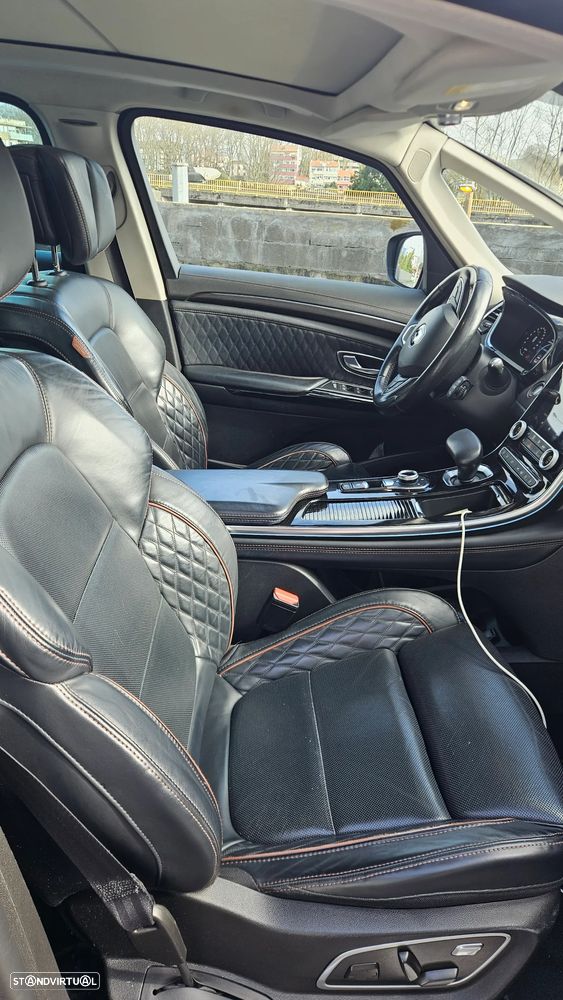 Renault Espace 2.0 dCi Initiale Paris 7L EDC - 12