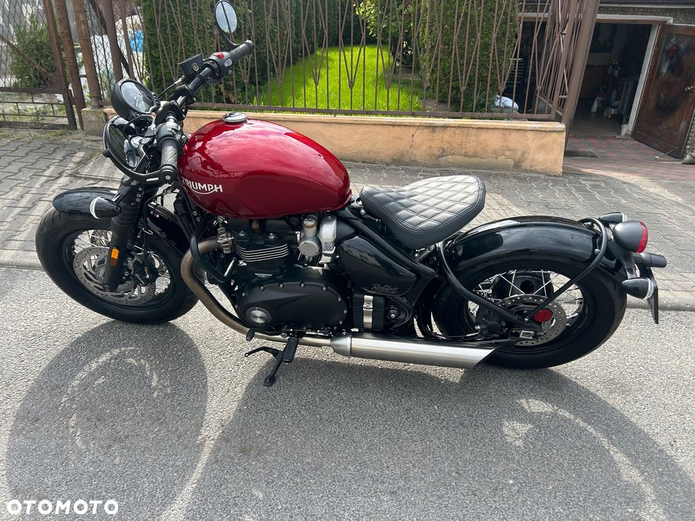 Triumph Bonneville Bobber - 30