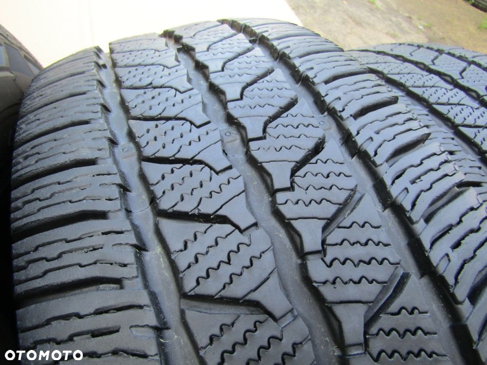 4x Opony 235/65 16 C 16C Continental / 7,5 mm ZIMOWE 235/65/16C - 8