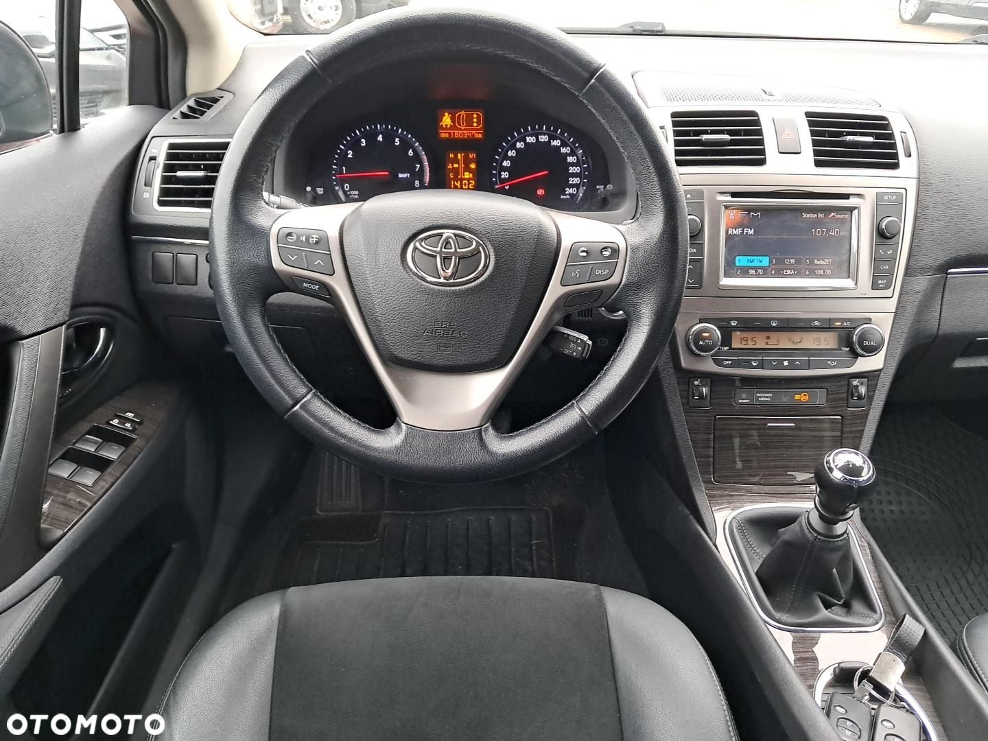 Toyota Avensis 1.8 Premium EU5 - 14